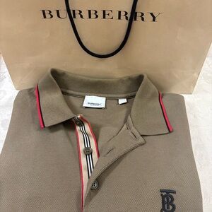🆕 Burberry London Polo T-shirt 👨🏻‍🦱Run Small